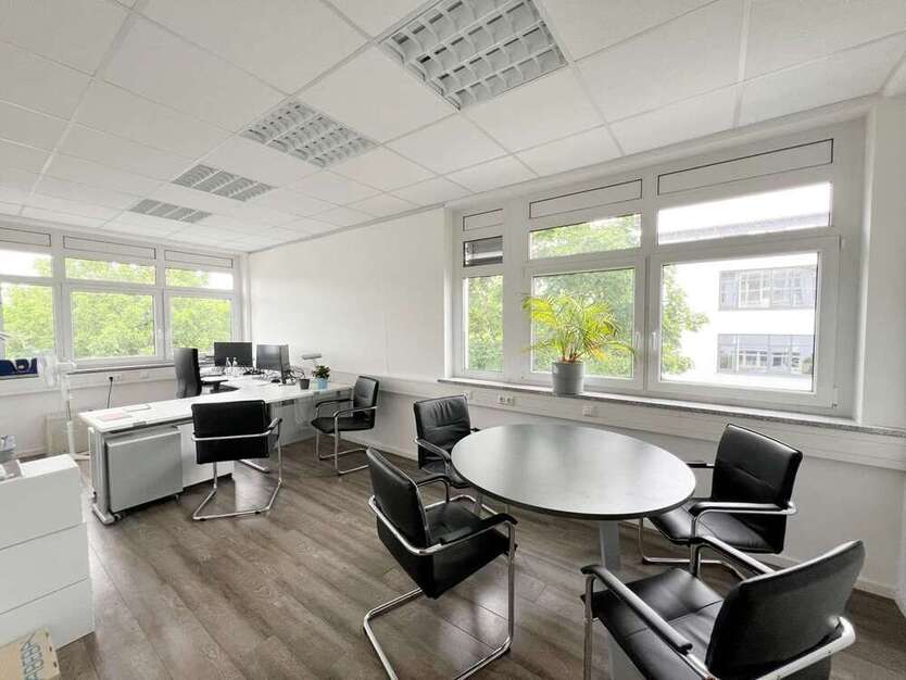 Büro in Vaterstetten 897 € 69 m²