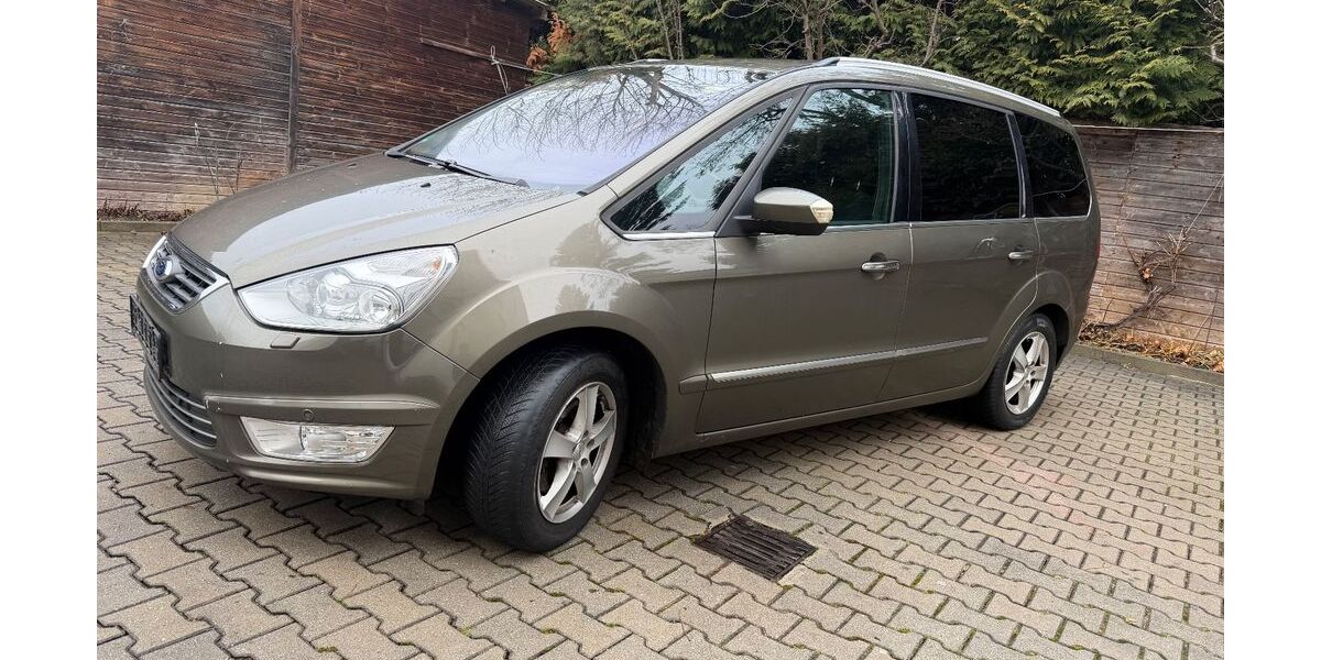 Ford Galaxy 166.523 km 4.950 € München 81245