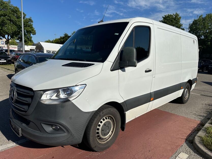 Mercedes-Benz Sprinter 245.000 km 17.900 € München 81243