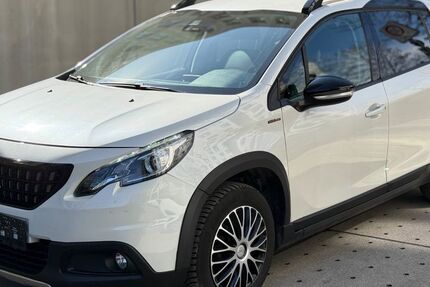Peugeot 2008 125.025 km 8.900 &euro; München 80639