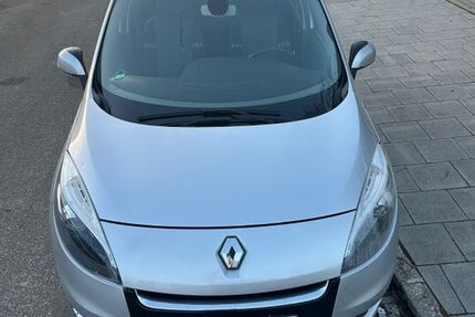 Renault Scenic 147.600 km 7.100 &euro; München 81549