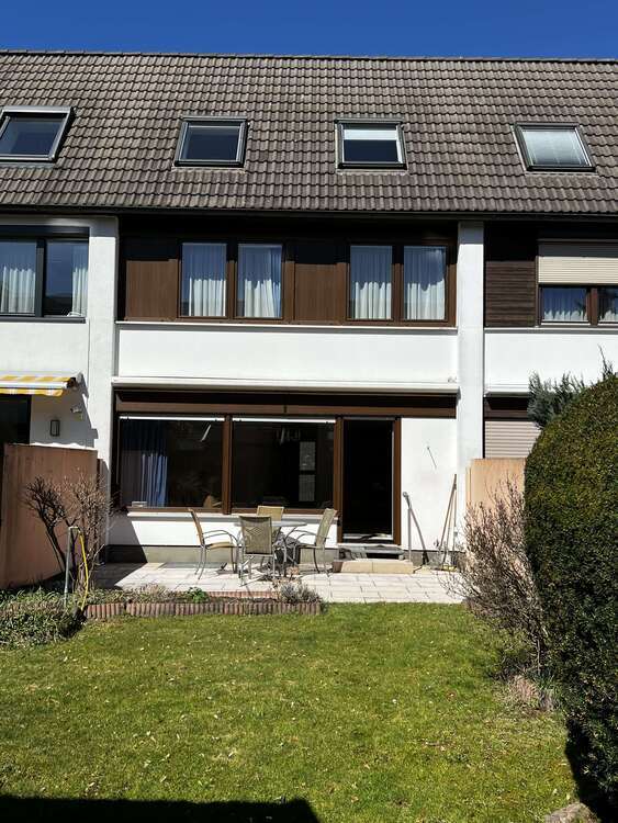 Haus zum Mieten in Ottobrunn 2.300 € 138 m²