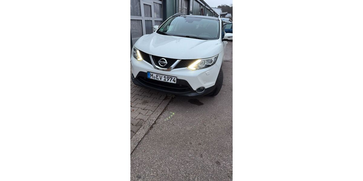 Nissan Qashqai 105.000 km 11.700 &euro; München 81547