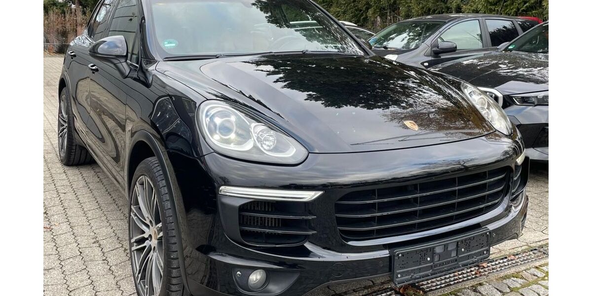 Porsche Cayenne 285.000 km 21.900 &euro; München 81671