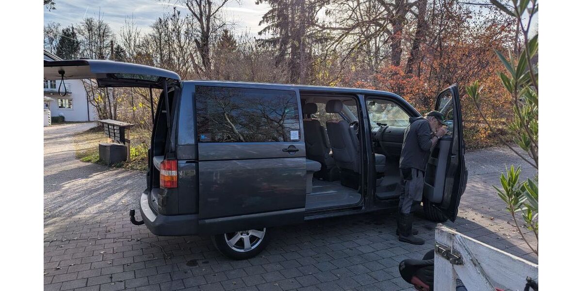 VW T5 Multivan 10.000 km 10.500 &euro; Berg 82335