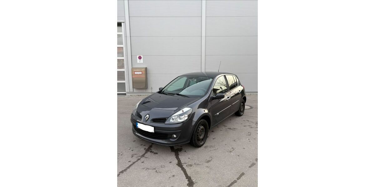 Renault Clio 148.000 km 3.500 &euro; München 85716