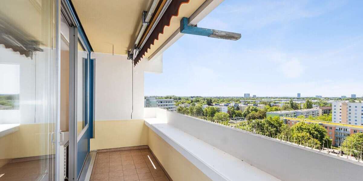 Weitblick • Wohnküche • Wintergarten | Geräumige 2-Zi-Balkonwohnung mit TG-Stellplatz - Appartement München Bogenhausen | Angebot:27110890