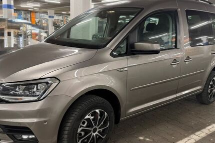 VW Caddy 123.000 km 14.990 &euro; München 80689