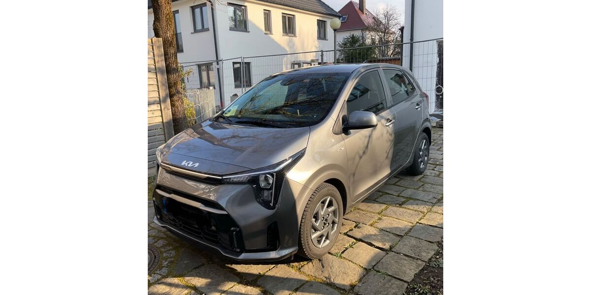 Kia Picanto 15.200 km 16.500 &euro; München 81247