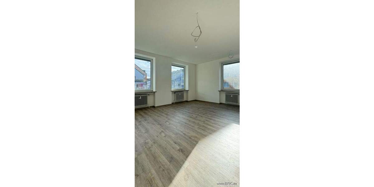 Gewerbeobjekt Fürstenfeldbruck - 9 Zimmer, 228 m&sup2;, 3.420&euro; | Angebot:25247718