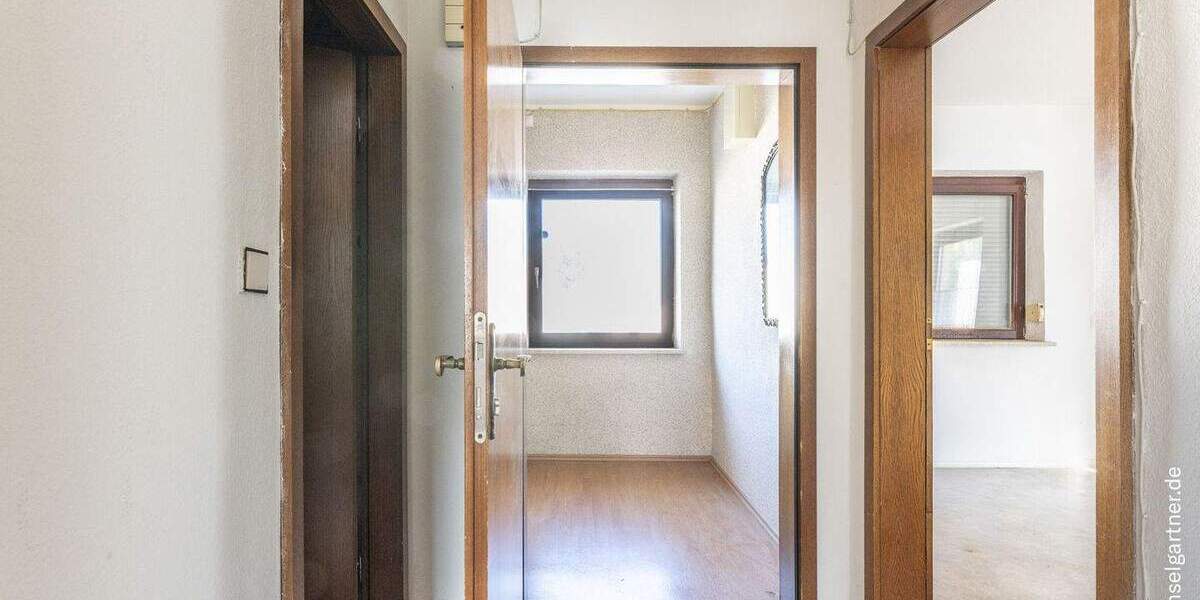 Doppelhaushälfte München Allach-Untermenzing - 6 Zimmer, 122 m&sup2;, 950.000&euro; | Angebot:25877212