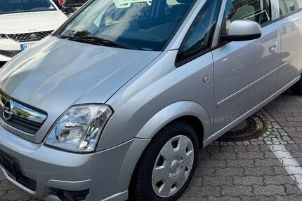Opel Meriva 68.300 km 3.990 &euro; München 81827
