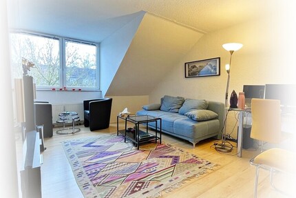 **Oben ist es am schönsten** charmantes APARTMENT im Dachgeschoss ** möbliert !! BEZUGSFREI !! 1.5 zimmer