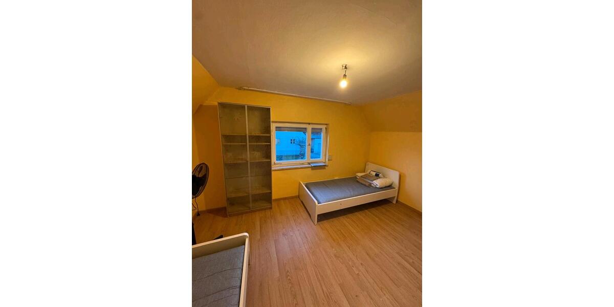 Haus Für MitarbeiterWgs Moosach 3 zimmer