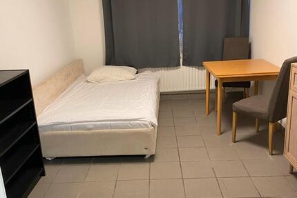 WG 1 Zimmer zum wohnen für Männer 6 zimmer