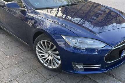 Tesla Model S 308.000 km 16.000 &euro; München 80935