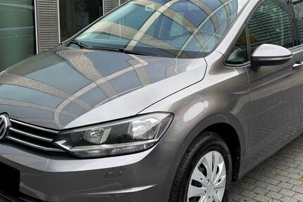 VW Touran 97.500 km 15.499 € Hohenlinden bei München 85664