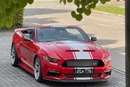 Ford Mustang 1.400 km 149.000 € Grünwald 82031
