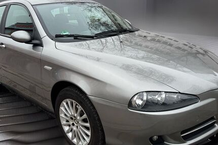 Alfa Romeo 147 102.165 km 3.900 &euro; Puchheim 82178