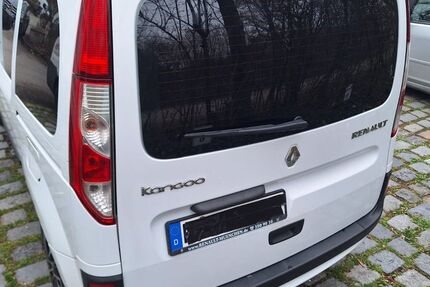 Renault Kangoo 122.716 km 7.000 &euro; München 80939