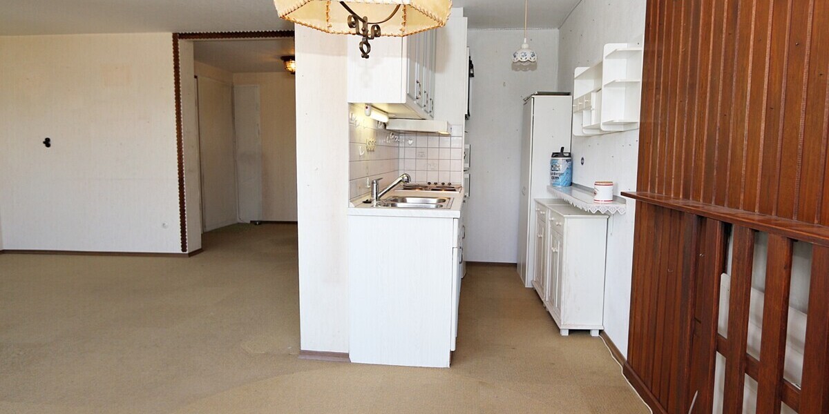 * im Dornröschenschlaf * 2-Zimmer-Wohnung * 2 sonnige Balkone * 1 Stellplatz * renovierungsbedürftig - Etagenwohnung Germering | Angebot:26287723