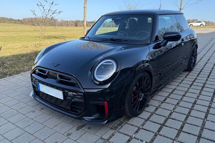 Mini John Cooper Works 15.900 km 37.490 &euro; Berg 82335