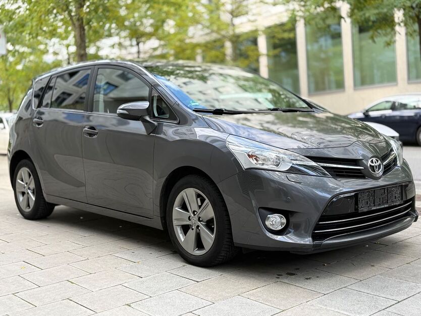 Toyota Verso 205.000 km 9.400 € München 80639