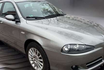 Alfa Romeo 147 102.165 km 3.900 &euro; Puchheim 82178