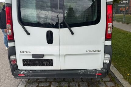 Opel Vivaro 204.596 km 5.450 &euro; München 82110