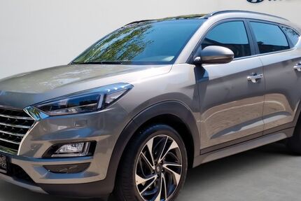Hyundai TUCSON 74.902 km 21.480 € München 81825