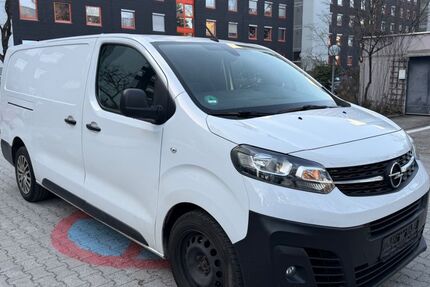 Opel Vivaro 199.899 km 11.990 &euro; München 81375