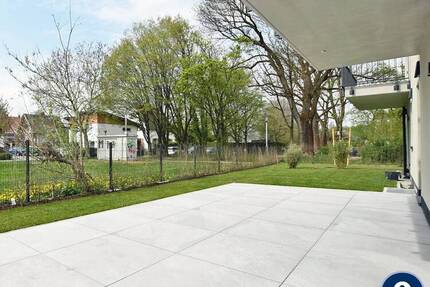 AIGNER - Erstbezug! Gut geschnittene 4-Zimmer-Wohnung mit Garten in ruhiger Lage