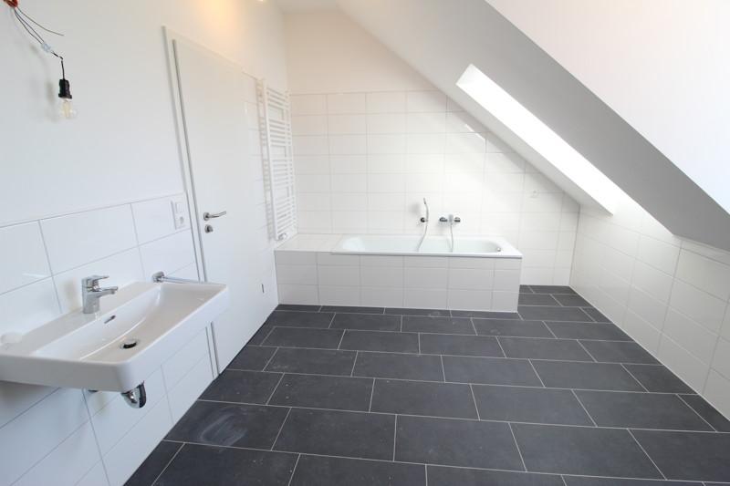Dachgeschoßwohnung Dachau - 3 Zimmer, 84 m&sup2;, 1.479&euro; | Angebot:26486901