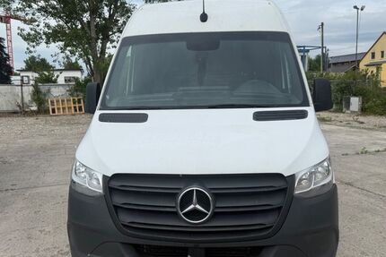 Mercedes-Benz Sprinter 345.000 km 12.499 € München 81245