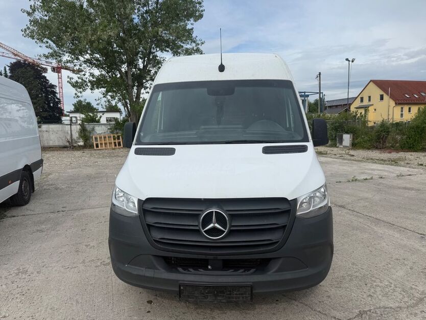 Mercedes-Benz Sprinter 345.000 km 12.600 € München 81245