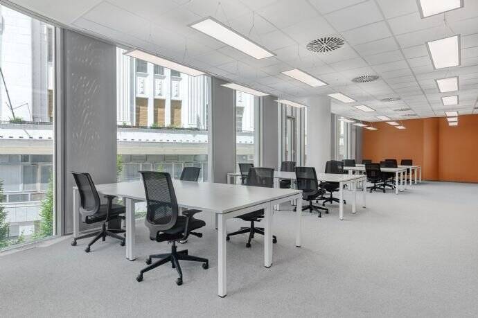 All-inclusive-Zugang zu professionellen Büroräumen für 5 Personen in Regus Nymphenburger Höfe