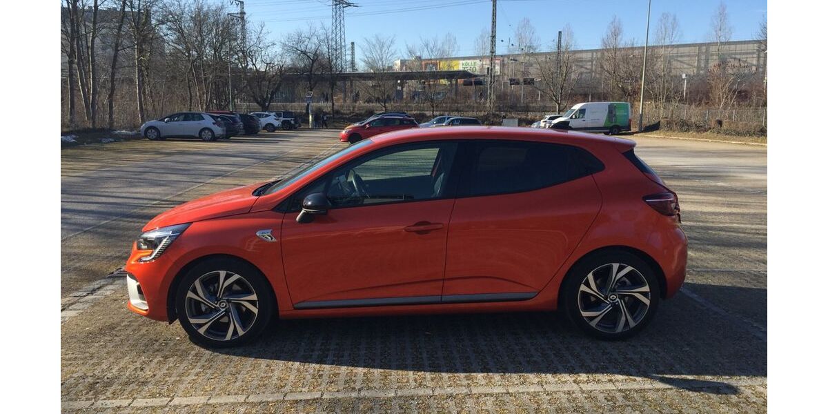 Renault Clio 8.200 km 20.199 € München 80333