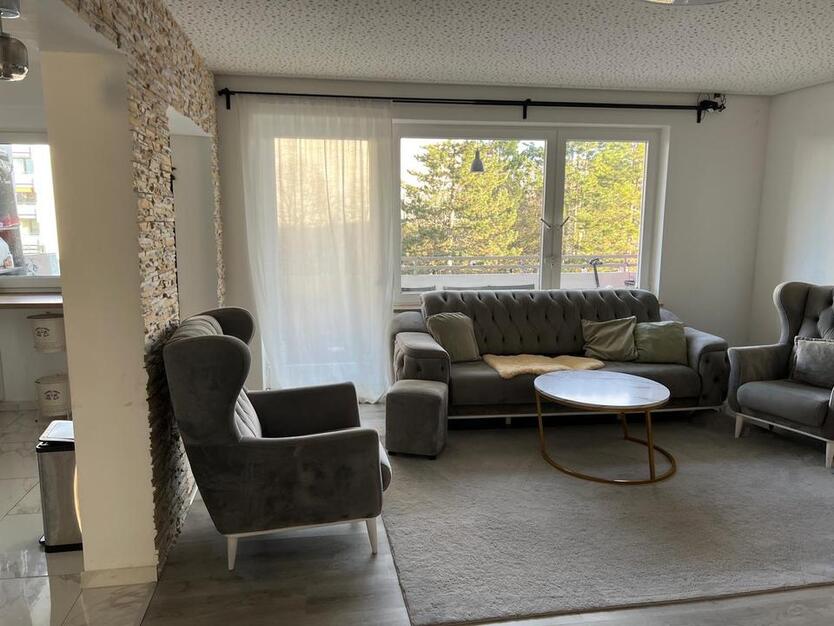 Moderne 2 Zimmer Wohnung + Tiefgarage, Loggia & Wellnessbereich