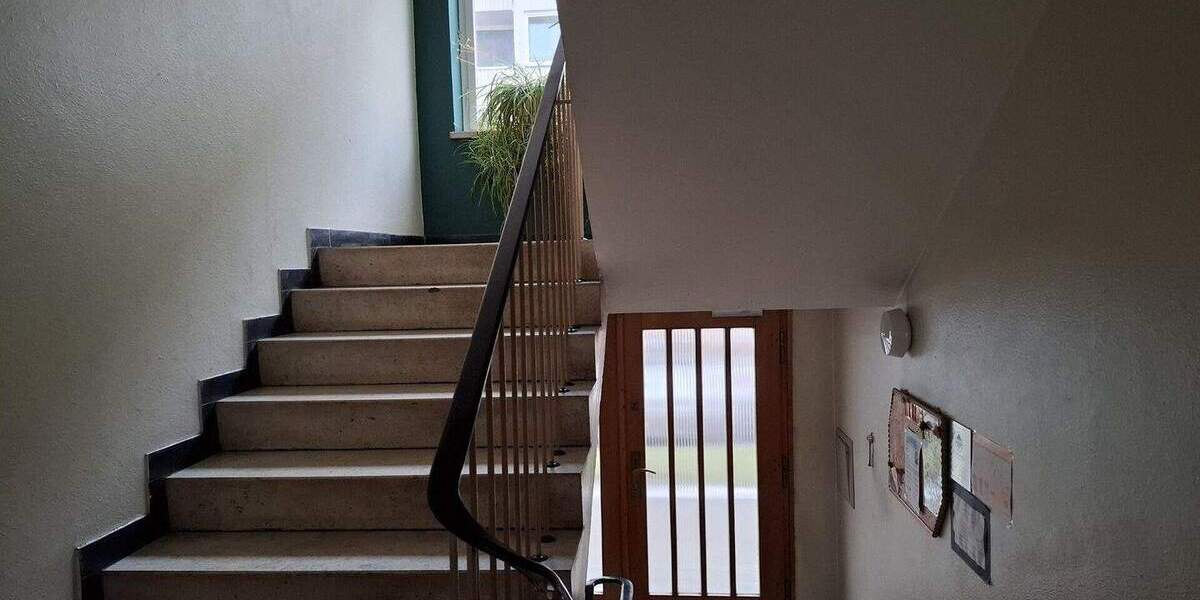 Erbpacht: Stark renovierungsbedürftig, frei, 1-Zi., Konradinstraße - Besicht. DO 29.01. n. Vereinb. 1 zimmer