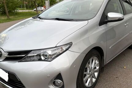 Toyota Auris 33.000 km 13.900 &euro; München 80805