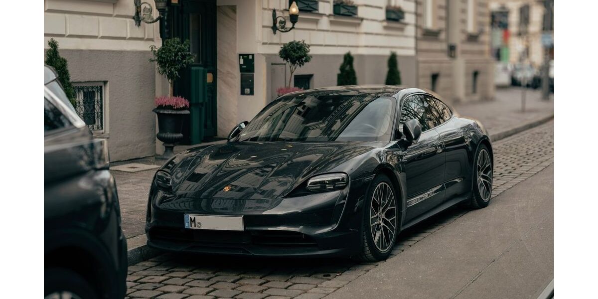 Porsche Taycan 80.000 km 59.990 &euro; München 80939