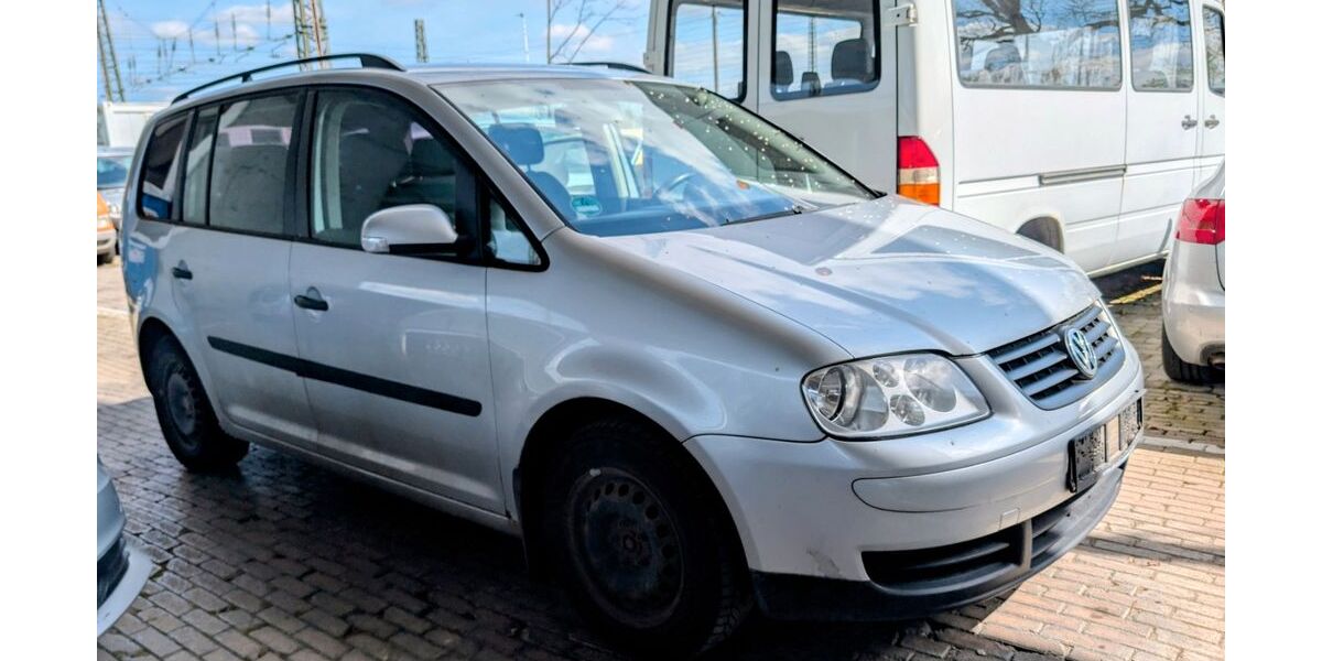 VW Touran 300.000 km 1.250 &euro; München 81825