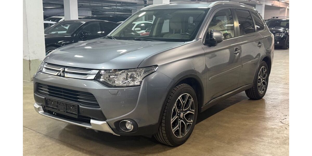 Mitsubishi Outlander 152.350 km 11.900 &euro; München 81677
