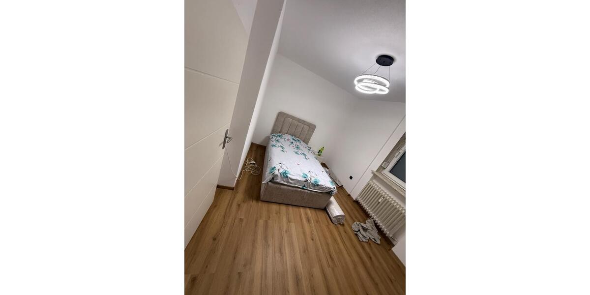 Dachgeschoßwohnung München Bogenhausen - 2 Zimmer, 9 m&sup2;, 450&euro; | Angebot:25451189
