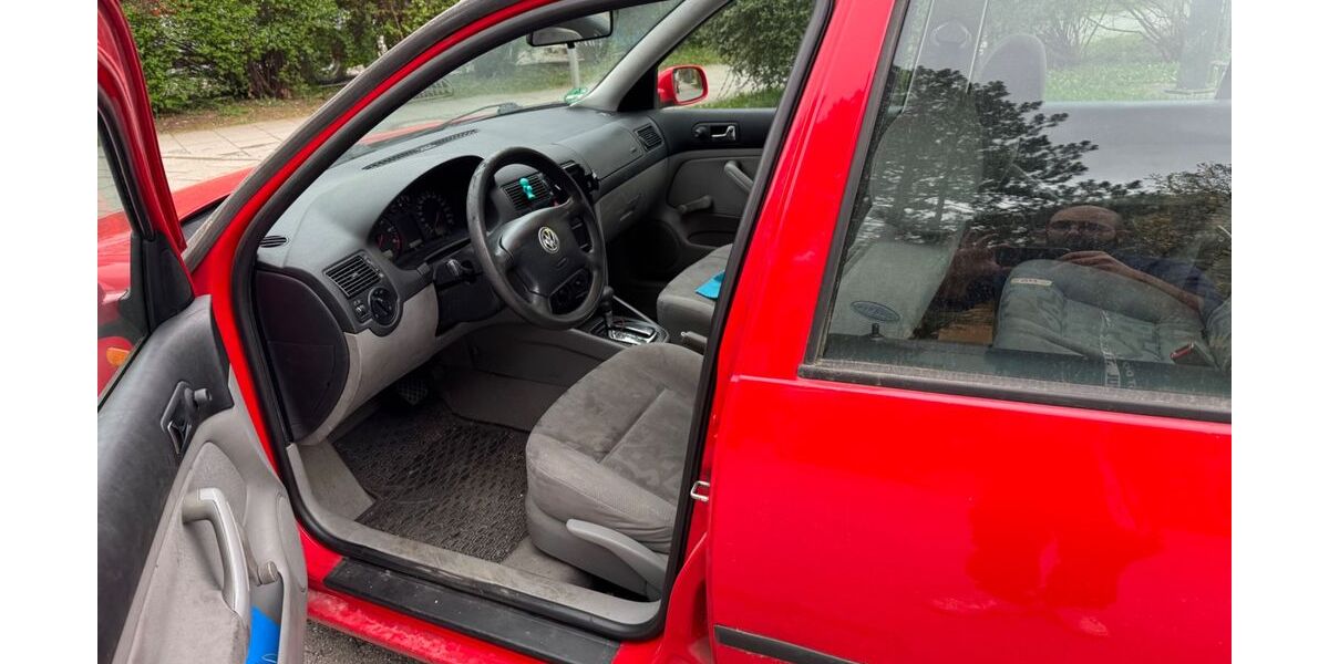 VW Golf 160.000 km 2.400 &euro; neufarn 85646