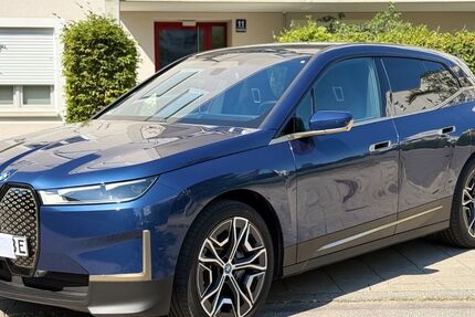 BMW iX 11.688 km 44.000 &euro; München 80639
