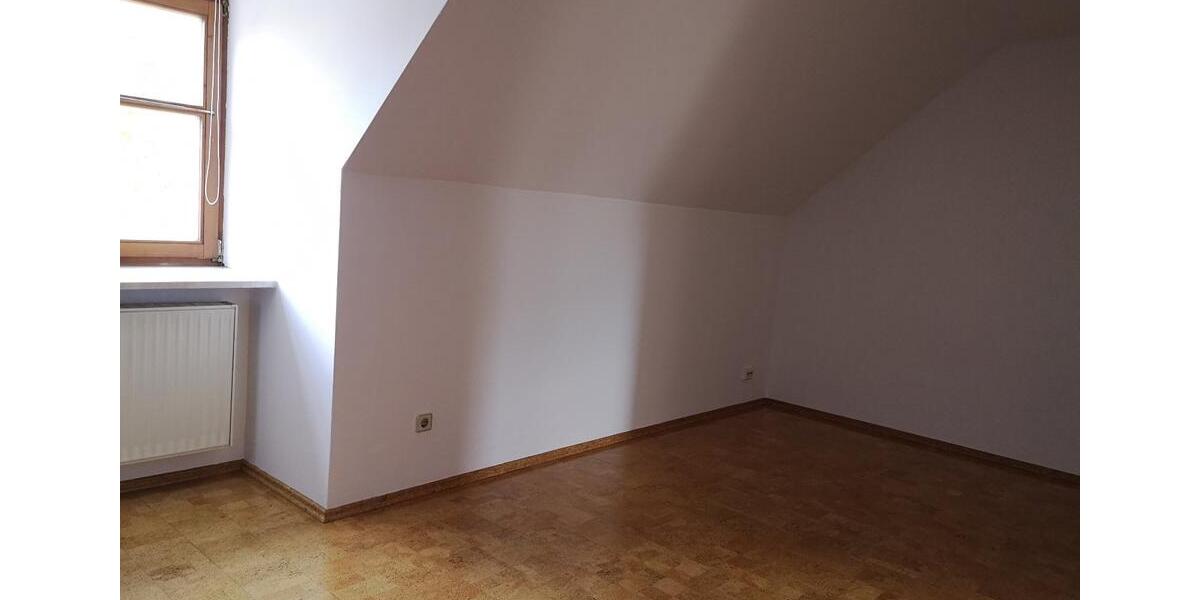 Dachgeschoßwohnung Karlsfeld - 3 Zimmer, 79 m&sup2;, 1.440&euro; | Angebot:26114592