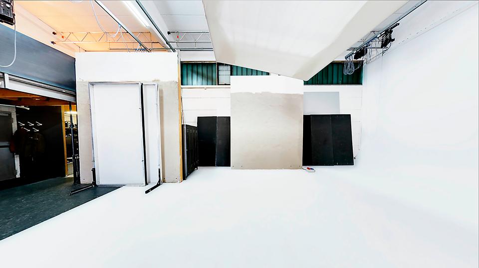 Fotostudio im Münchner Norden – flexible Tagesmiete + Equipment zimmer