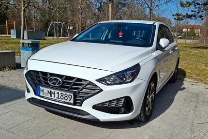 Hyundai i30 13.562 km 18.000 &euro; München 80935