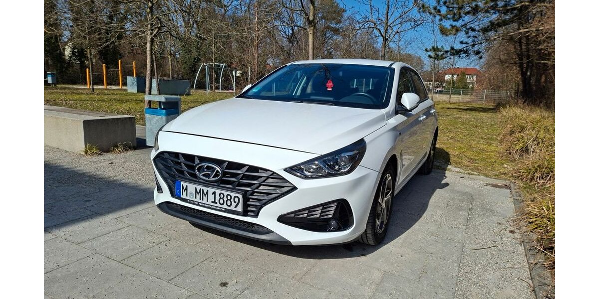 Hyundai i30 13.562 km 18.800 &euro; München 80935